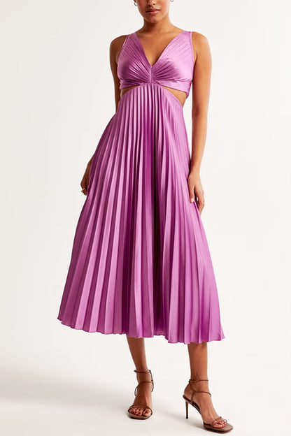 Stylish Maxi Dress for Women | Flattering Cut-Out Waist & Elegant Pleated Skirt