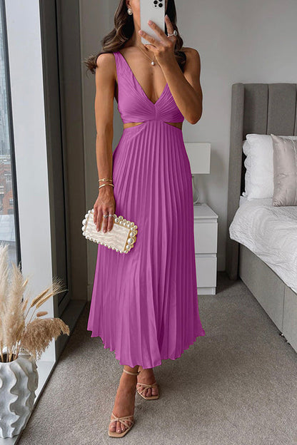 Stylish Maxi Dress for Women | Flattering Cut-Out Waist & Elegant Pleated Skirt