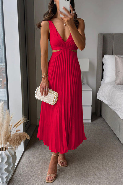 Stylish Maxi Dress for Women | Flattering Cut-Out Waist & Elegant Pleated Skirt