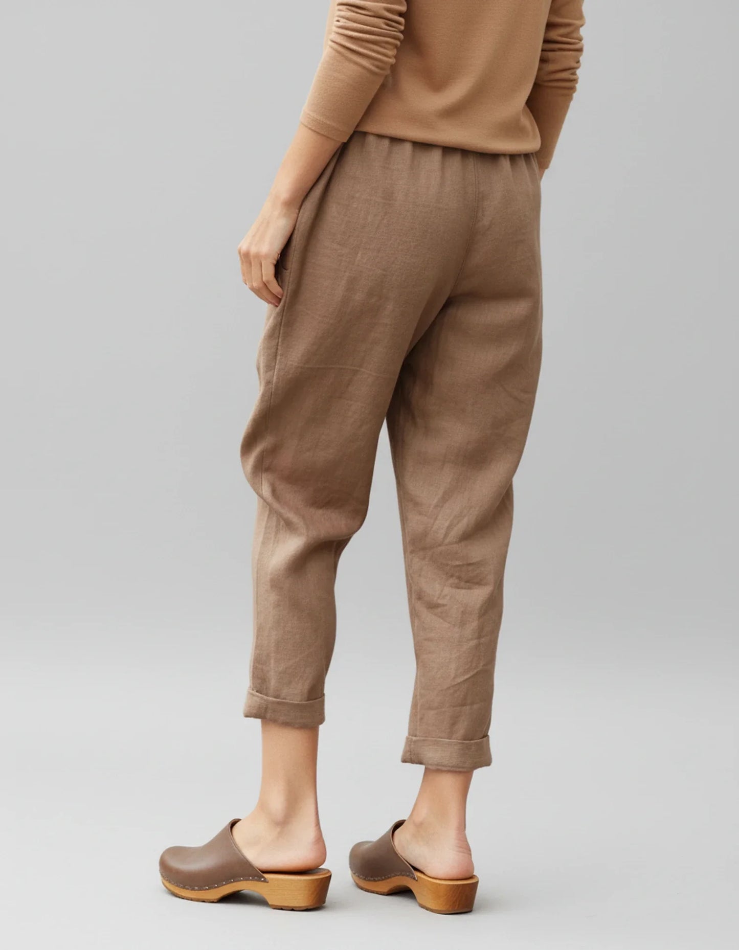 Relaxed Lounge Pants for Women | Cropped Casual Design